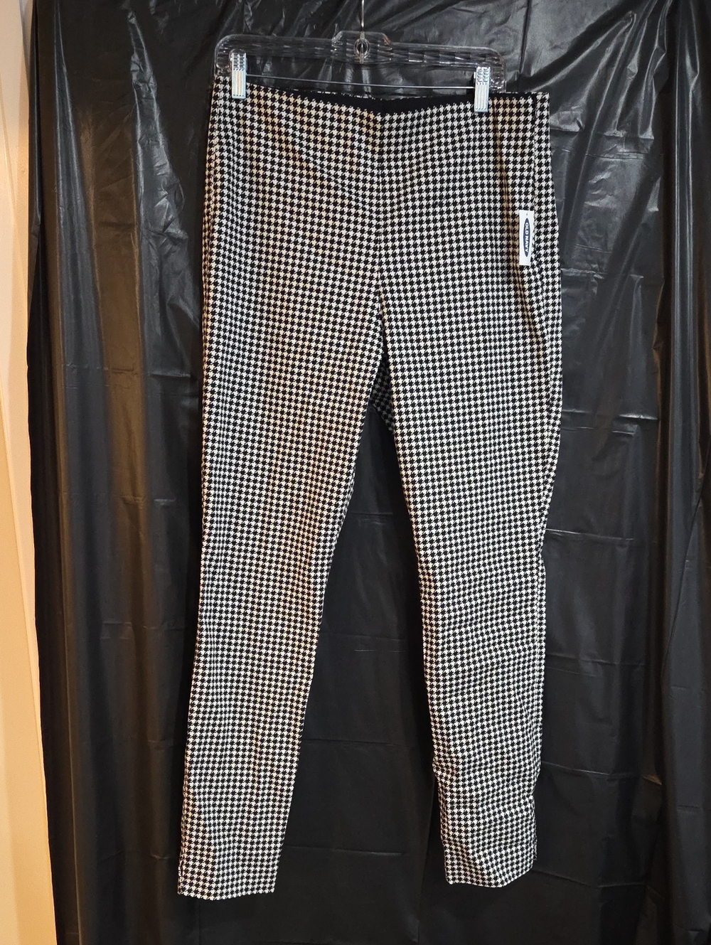 Old Navy Black & White Houndstooth Cropped Ankle Pants